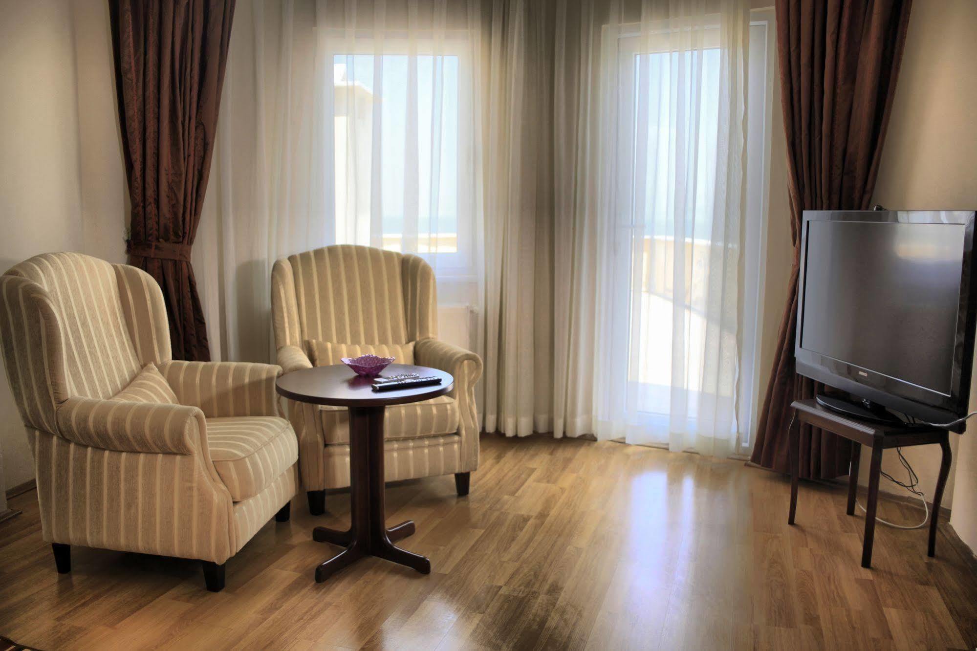 Dogalya Hotel Муданья Екстер'єр фото