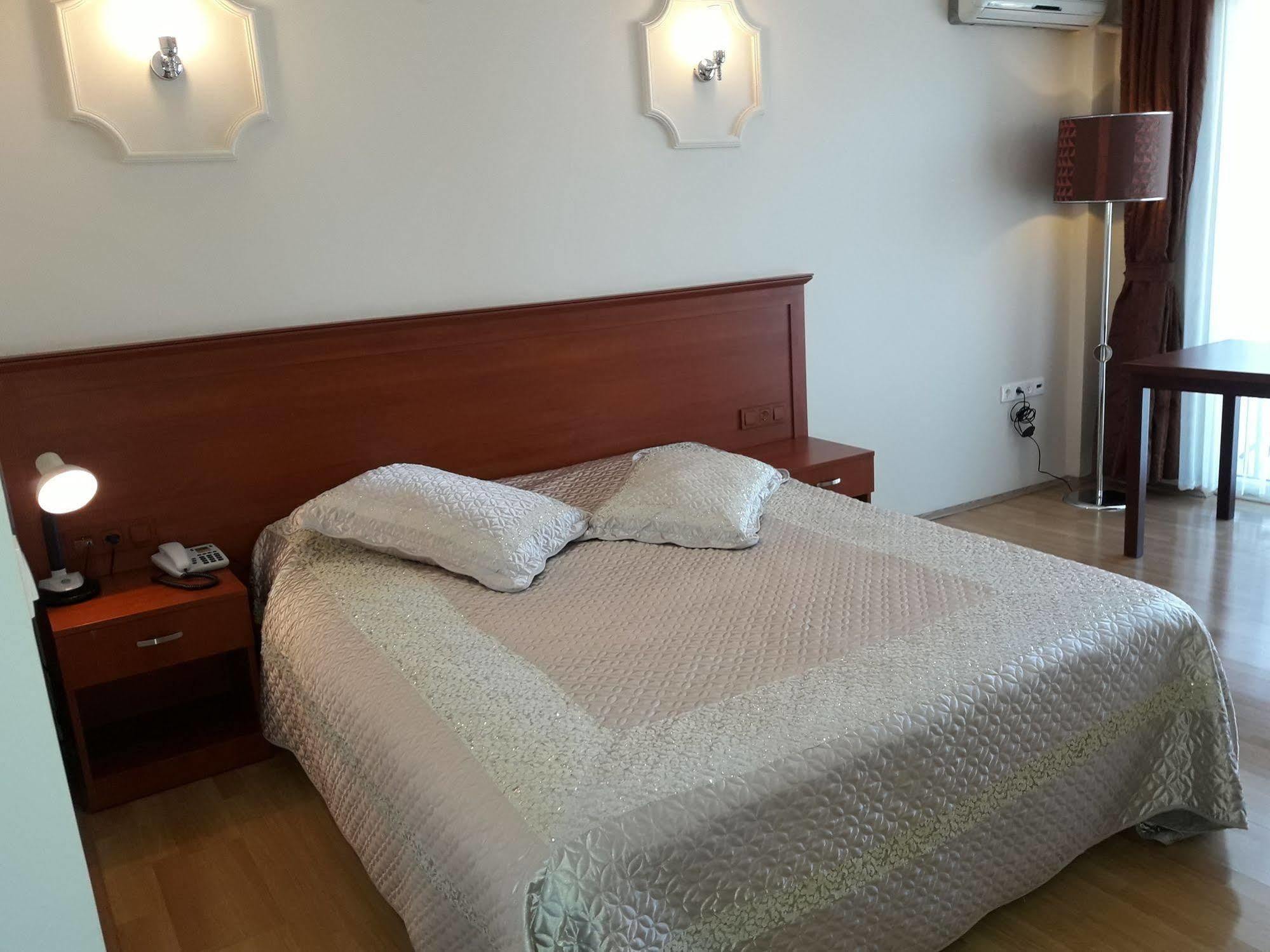 Dogalya Hotel Муданья Екстер'єр фото