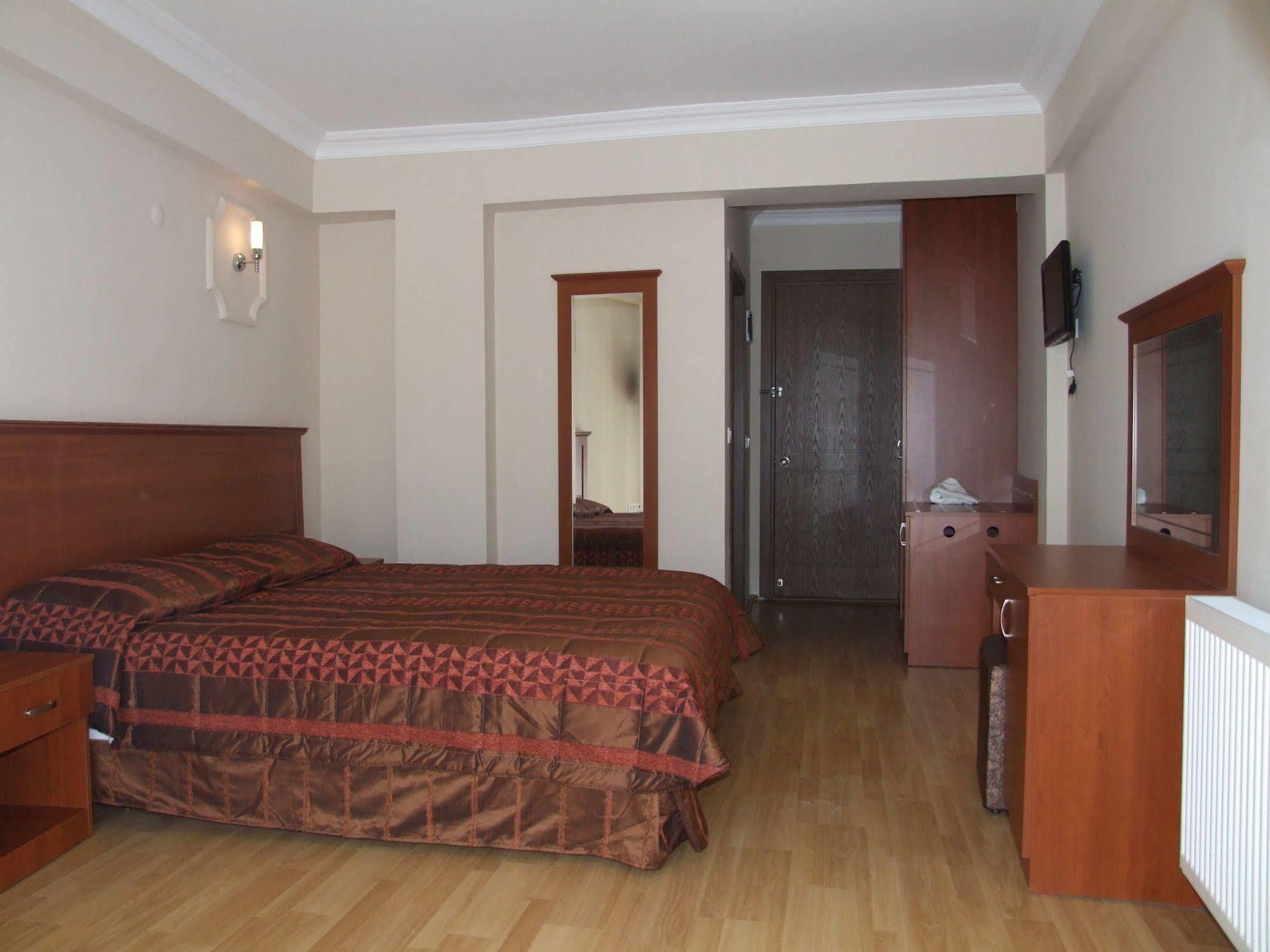 Dogalya Hotel Муданья Екстер'єр фото