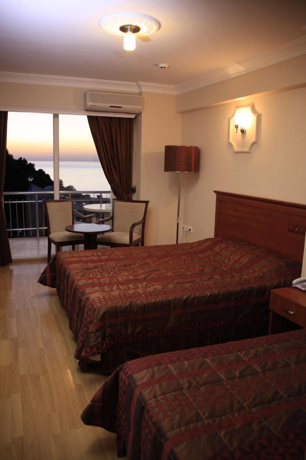 Dogalya Hotel Муданья Екстер'єр фото